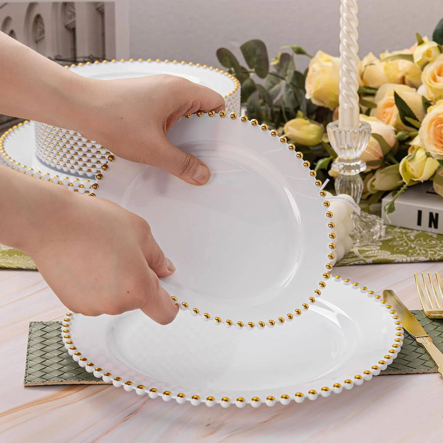 Heavy Duty Disposable Plastic Plates for Stylish Gatherings
