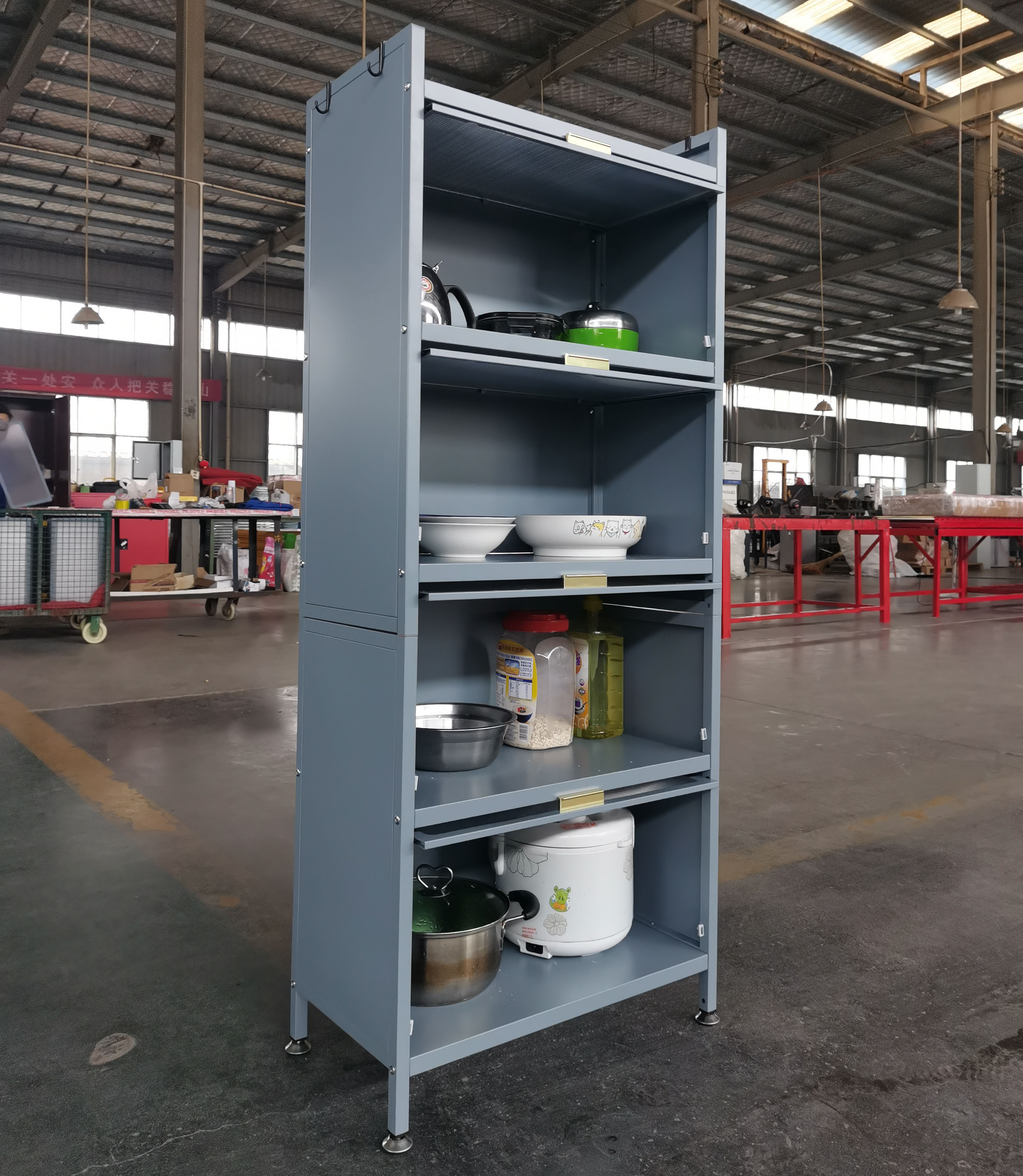 Полка кухонная металлическая с дверцей