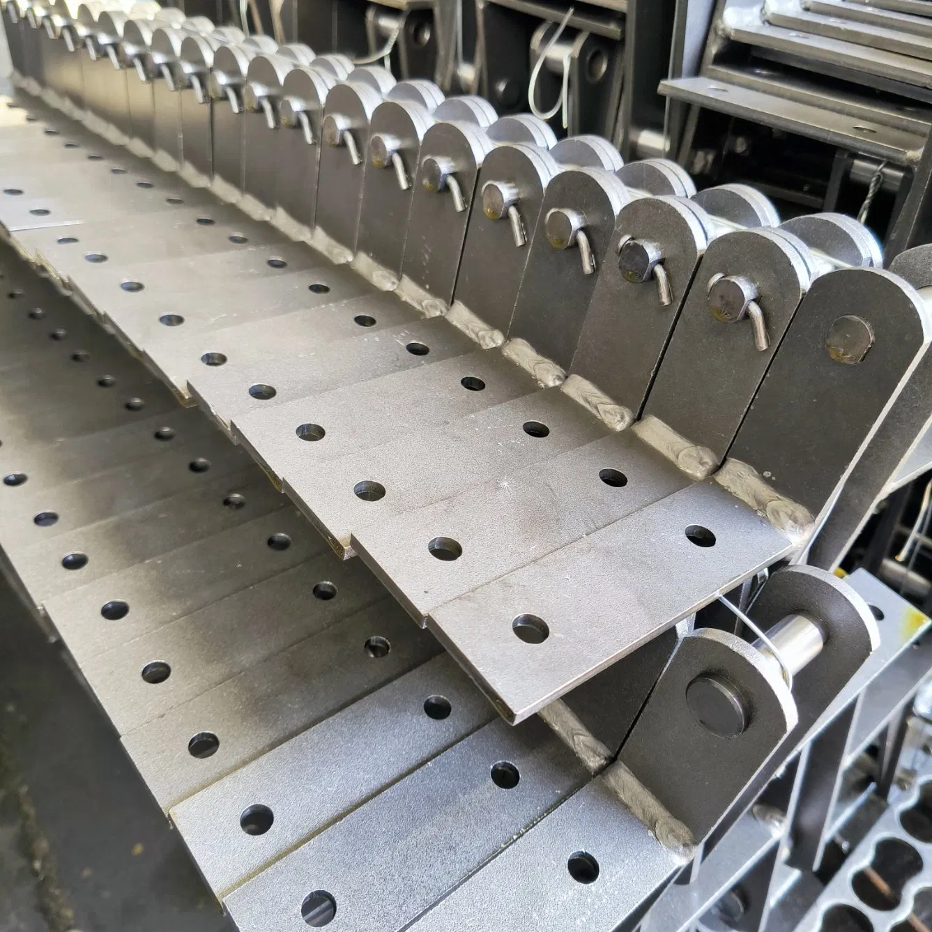 Heavy - Load Scraper Chain for E - Commerce Applications