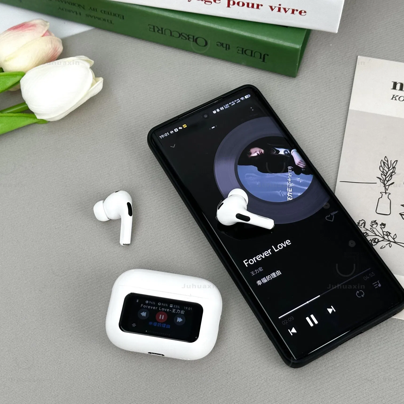 Good Quality Wireless Charging Set Water Resistance Smart Watch with Bluetooth Earphone