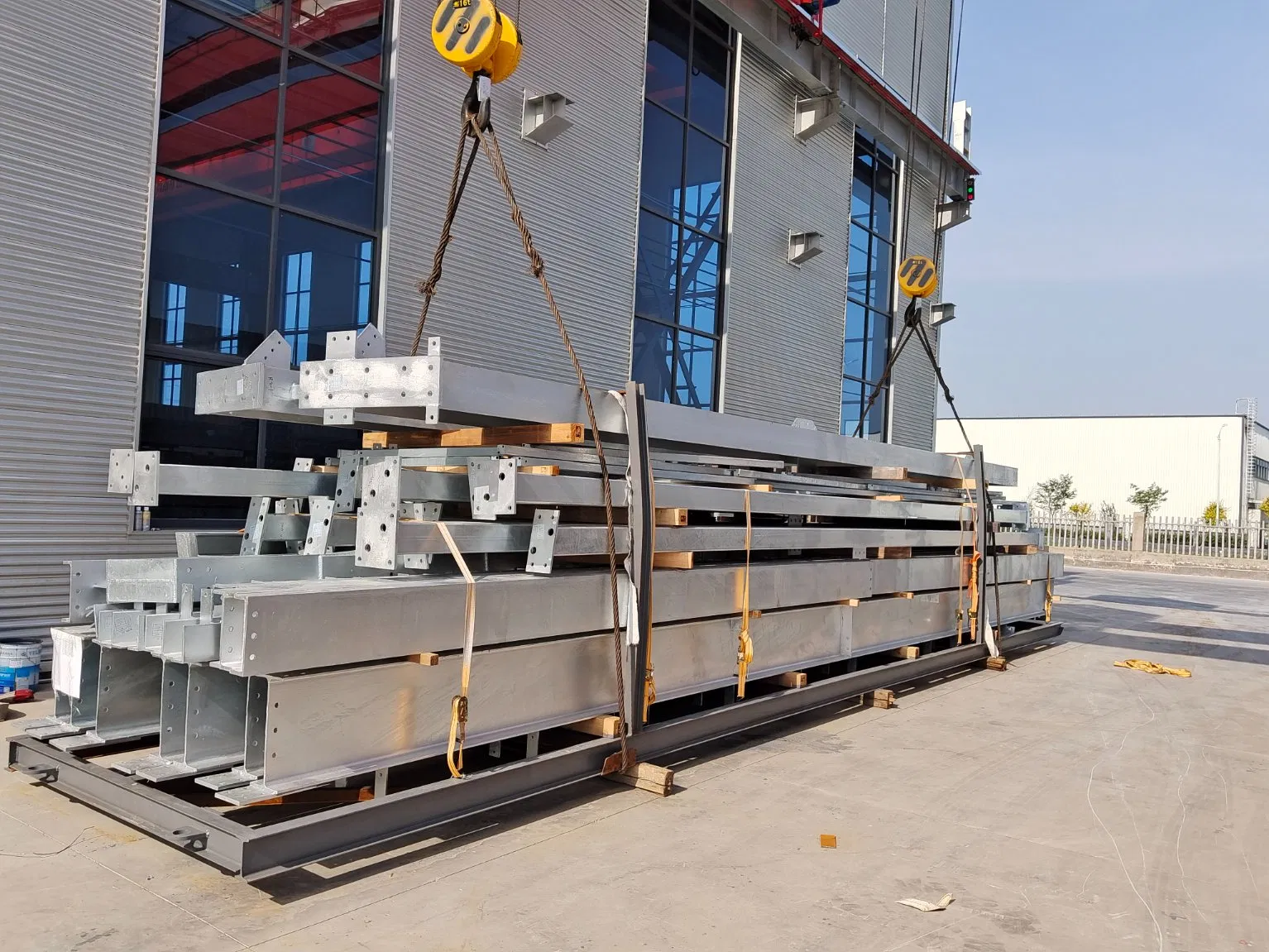 Ready to Bolt up Universal Steel Columns Ucs and Beams Ubs Pre-Drilled Hot DIP Galvanised for Fast Installation