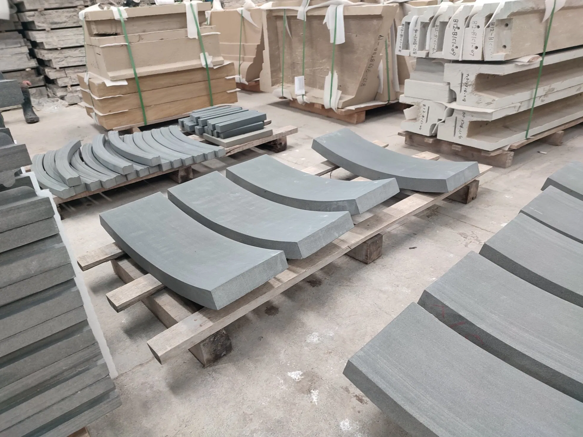 Dark Grey Sandstone Bending Tiles/ Wall Tiles/Floor Tiles