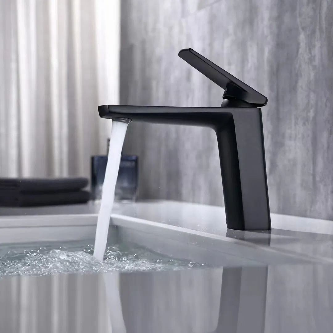 Wholesale Brass Brushed Matte Black Hot Cold Kitchen Sink Faucet Kitchen Faucets for Kitchen Sink