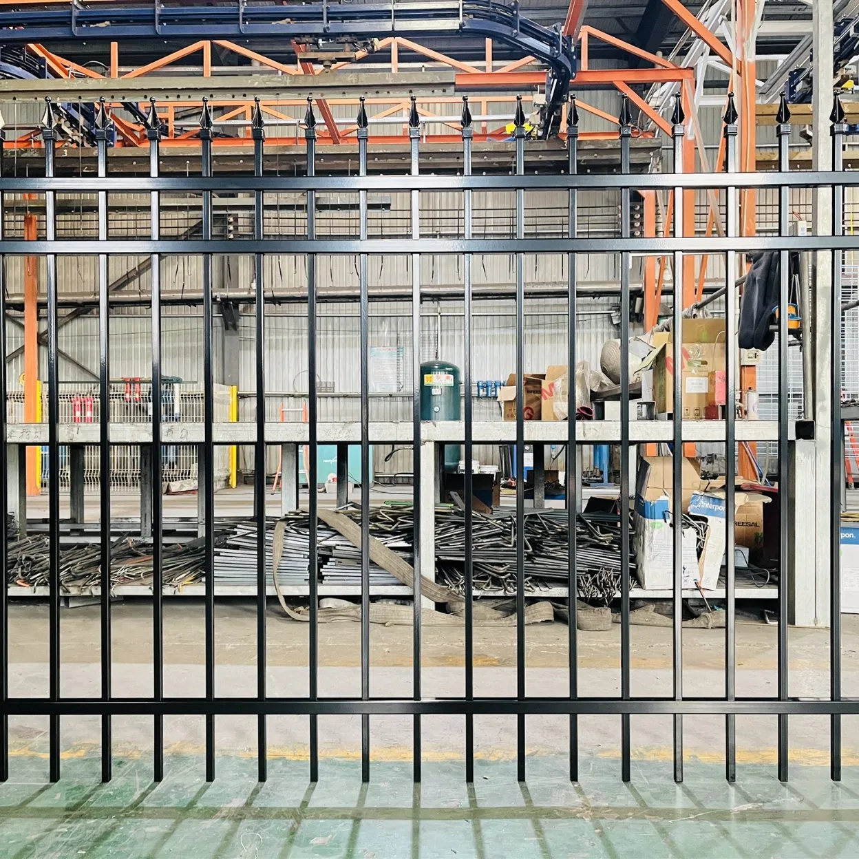 Reinforced Frame and Anti Climb Design Heavy Duty Welded Wrought Steel Iron Fence Welded Powder Coated Finials Top Fence Garrison/Security/Safety Fence