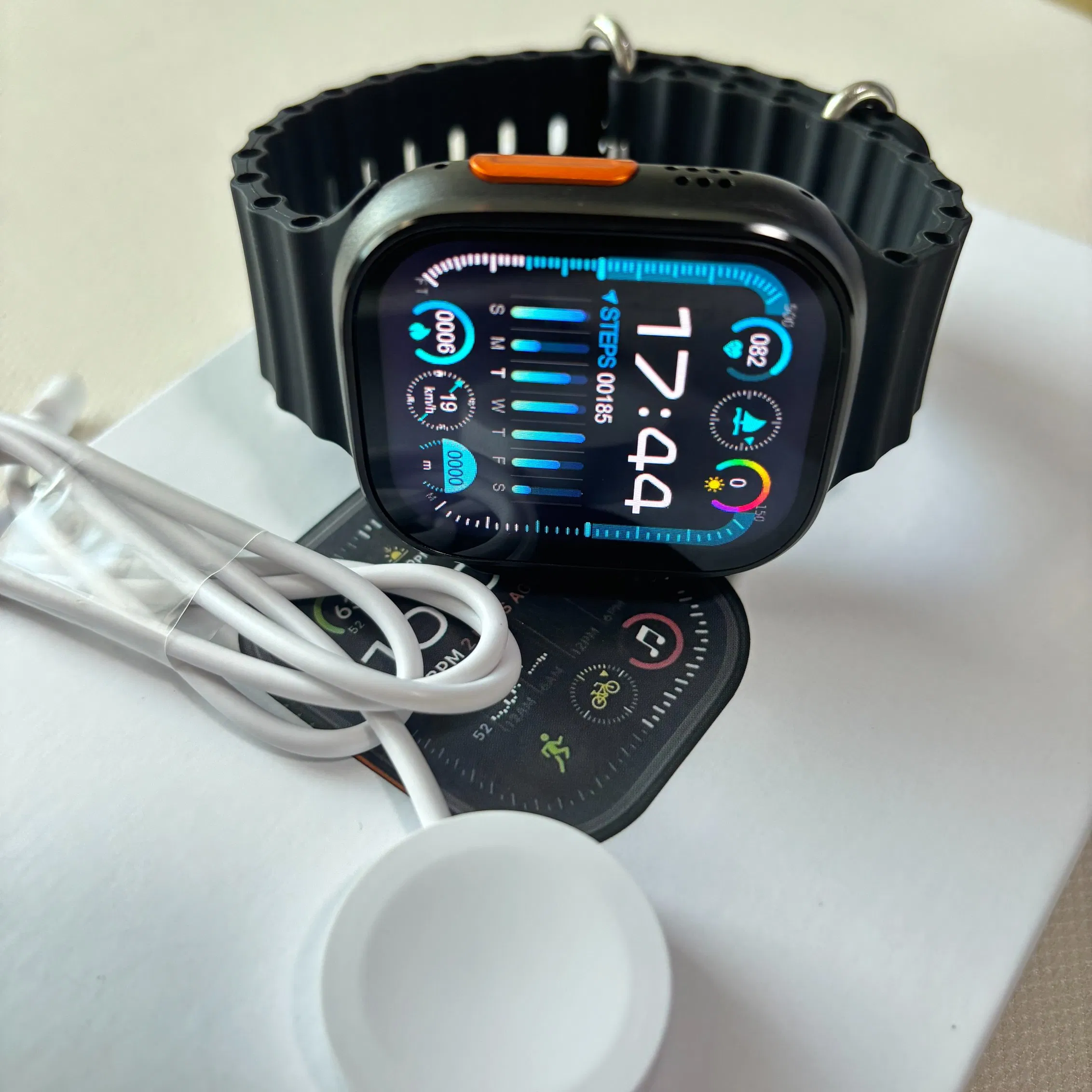 2025 Ultra2 Smartwatch Blood Oxygen and Heart Rate Monitoring 50 Meters Waterproof Health Butler Smart Watch