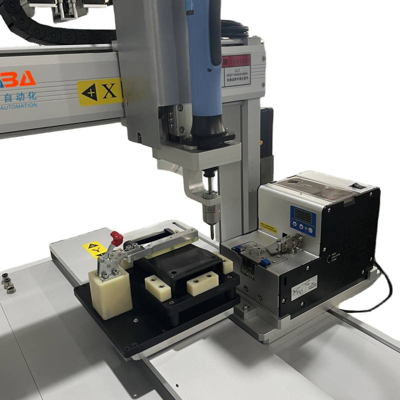 Робот для завинчивания винтов с двумя головками, автоматический
