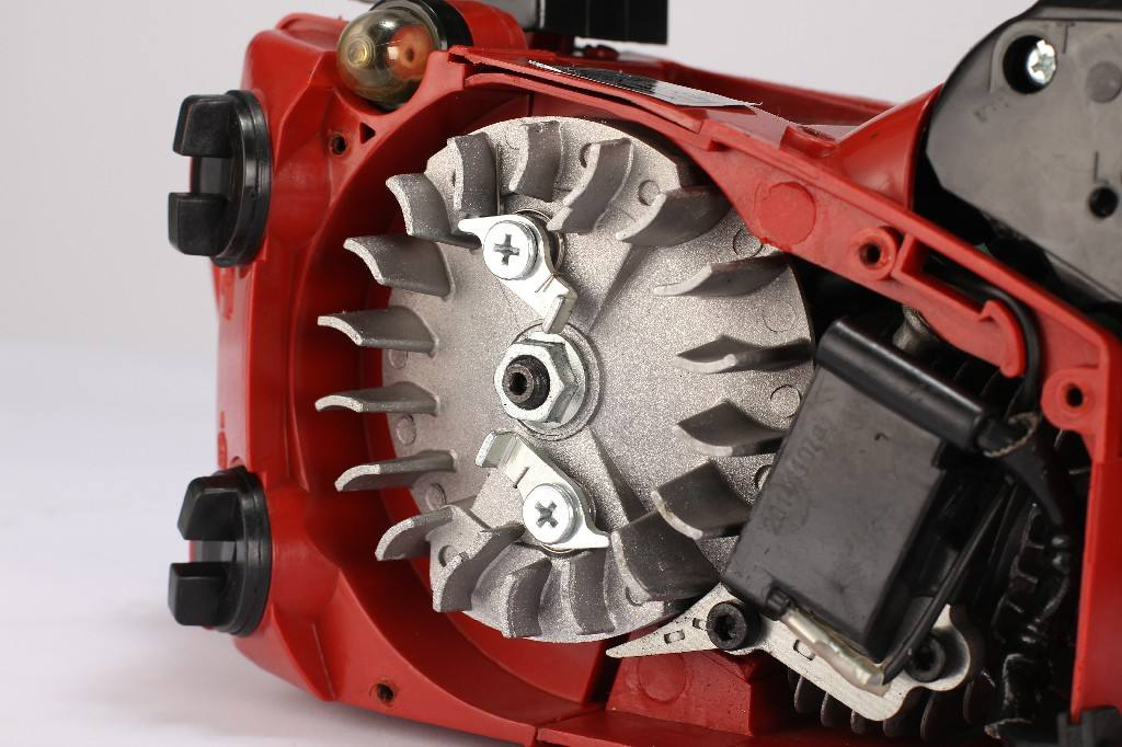 G-Carve Portable 25cc Gasoline Chain Saw 2 Stroke Petrol Mini Garden Tree Pruning Chainsaw