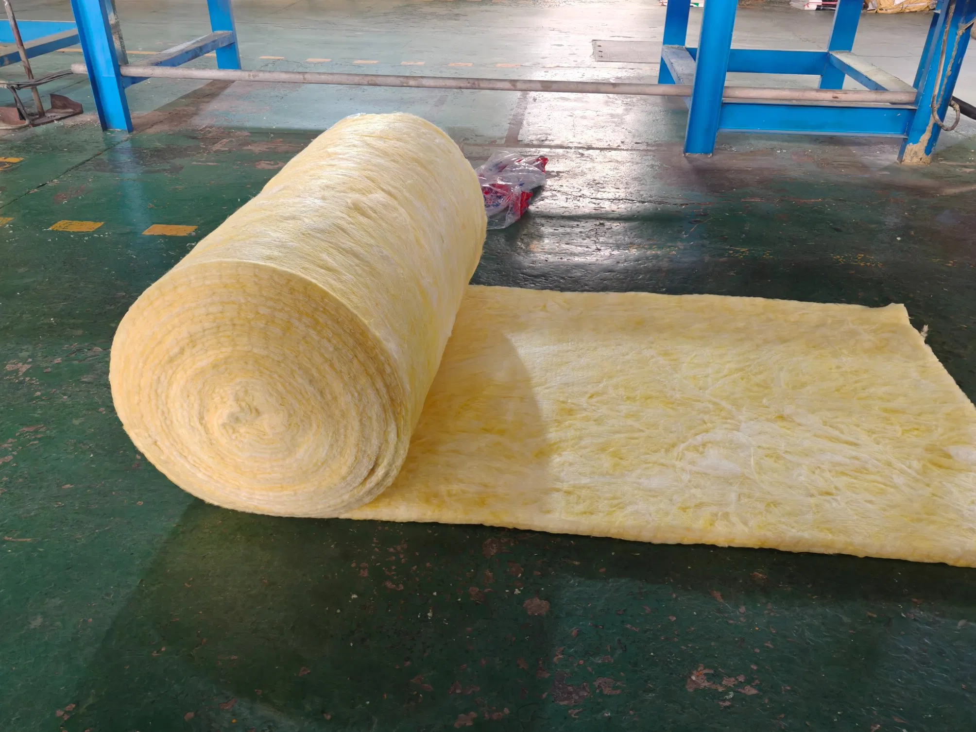 Enery- Saving Non Combustible Insulation Material Glass Wool Blanket with Kraft Paper