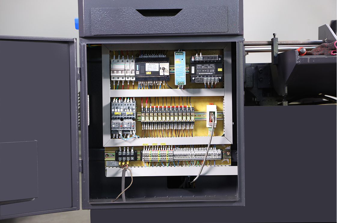 Ленточная пила высокопроизводительная универсальная