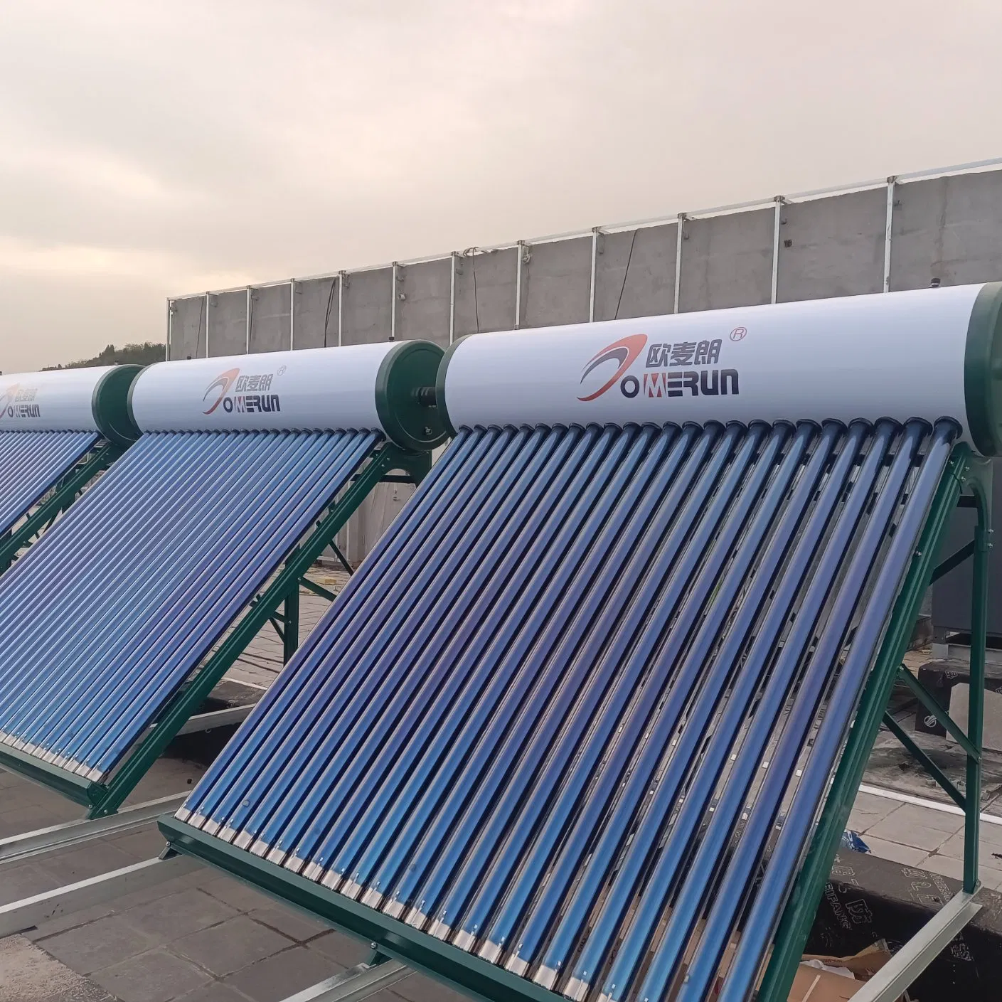 Плоский солнечный водонагреватель Titanflow с медными трубками