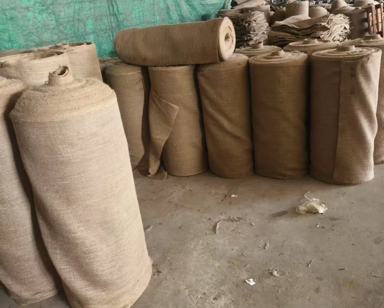 Natural Burlap Table Runners, 12 X 72 Inch Rustic Jute Table Runner and Placemats Bulk