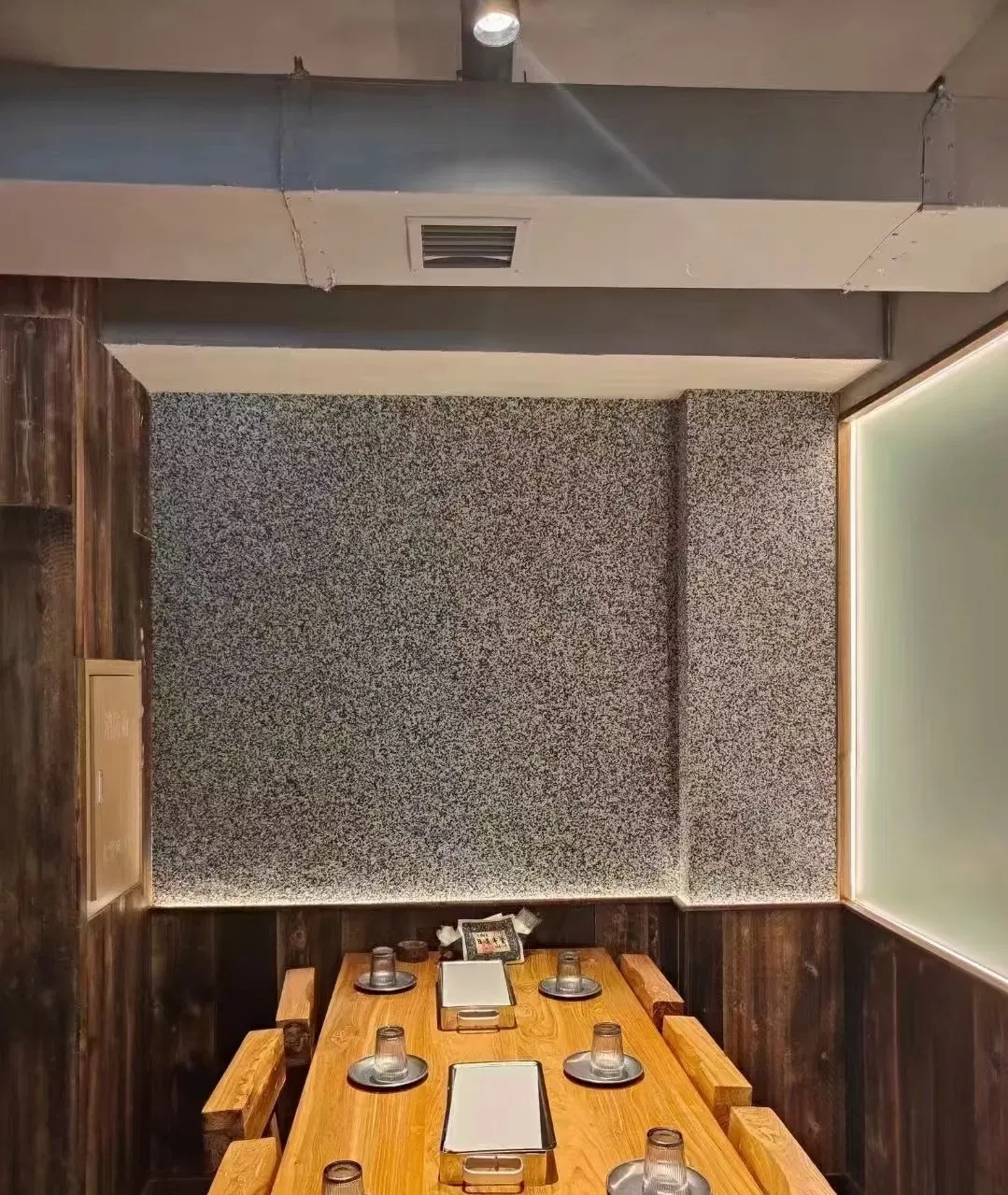 Environmental Protection Naturally Corrosion-Resistant Shiny Resin Washed Stone for Construction