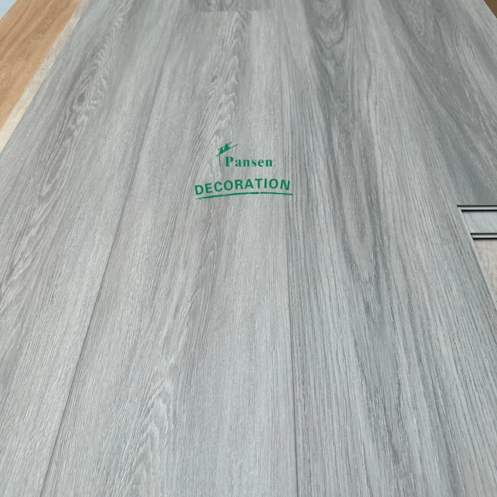 Anti-Slip Plastic Spc Vinyl Floor Home Decor Plank with Wood Grain Texture