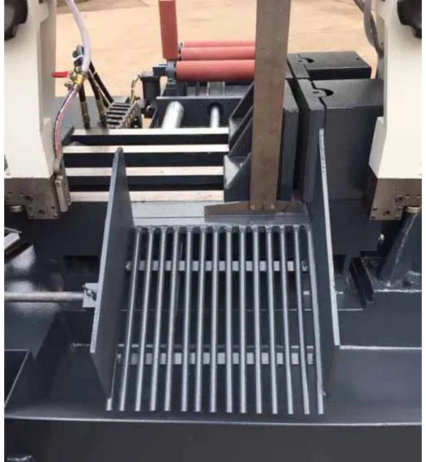 Ленточная пила по металлу вертикальная автоматическая BS-650G