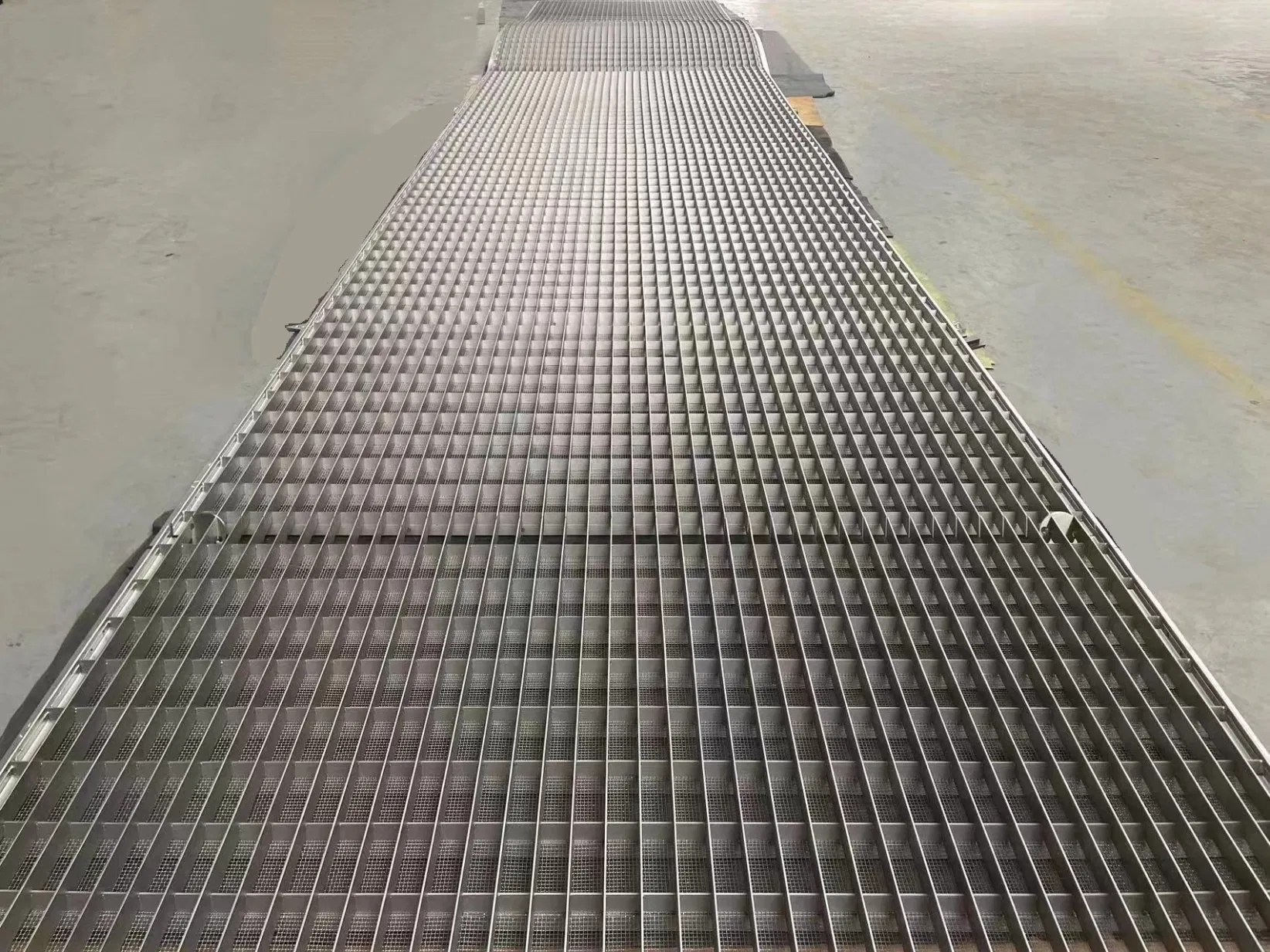 Stainless Steel Gratings Mesh Walkway Decoration Metal Ceiling