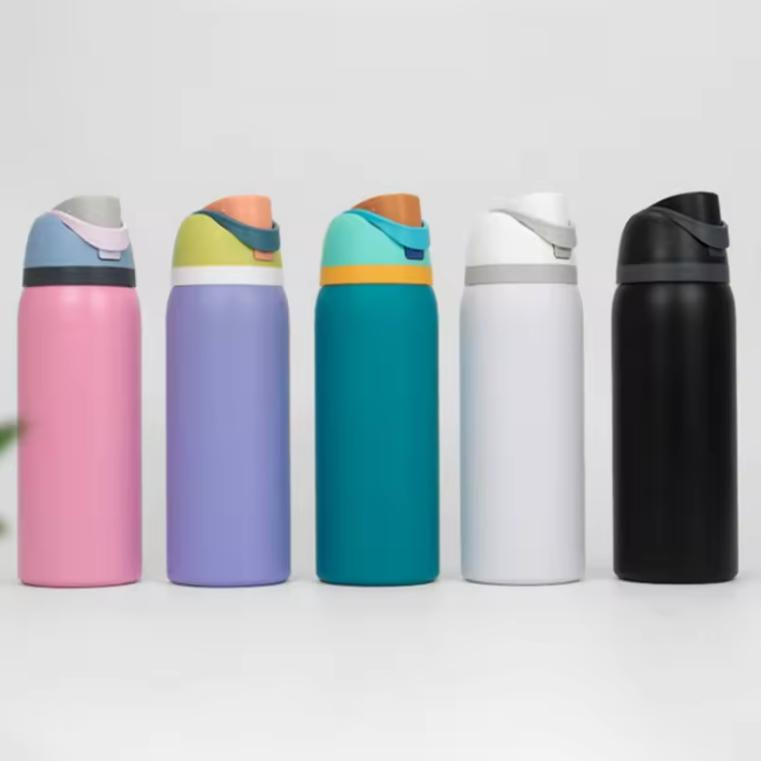 Custom New Design Straw Cap Prevents Leaks Double Wall Insulated Water Bottle