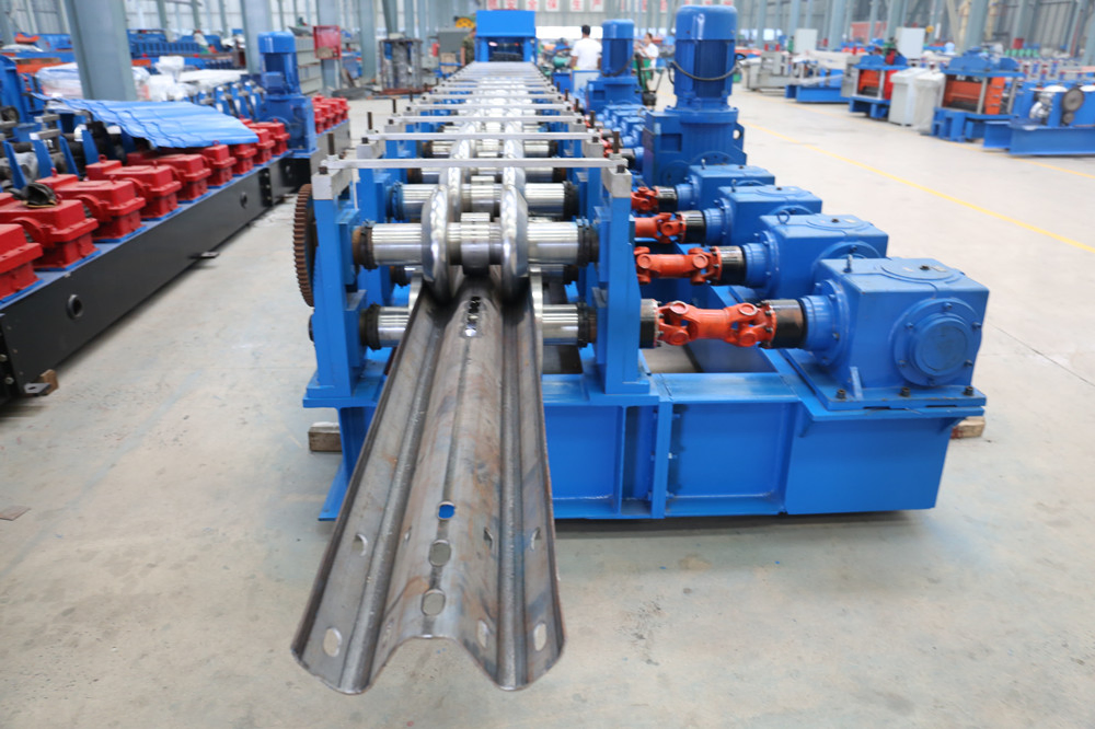 Two Wave Highway Guardrail Roll Forming Machine with Fast Work Speed Machine