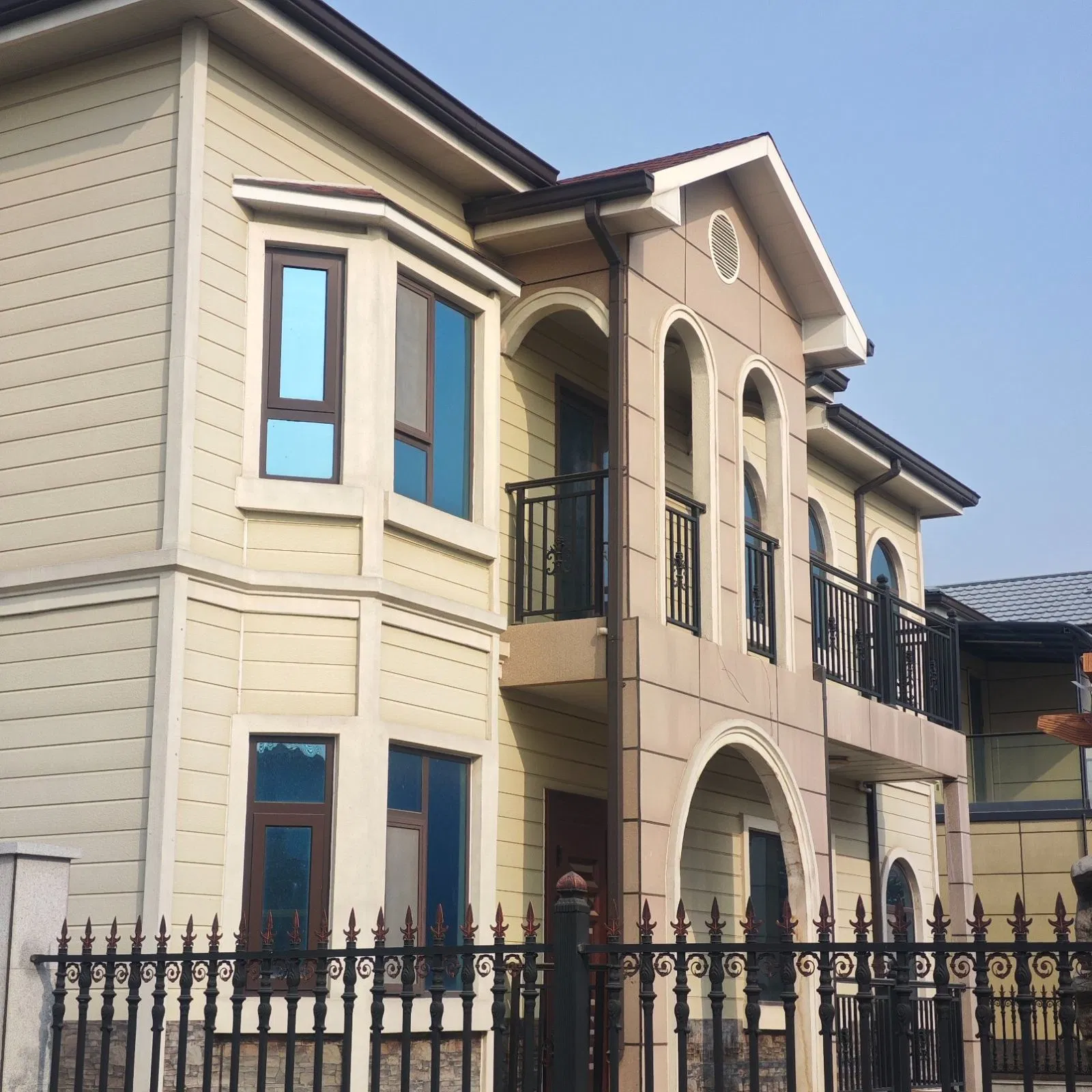 Excellent Thermal & Sound Insulation Prefabricated Steel Villa
