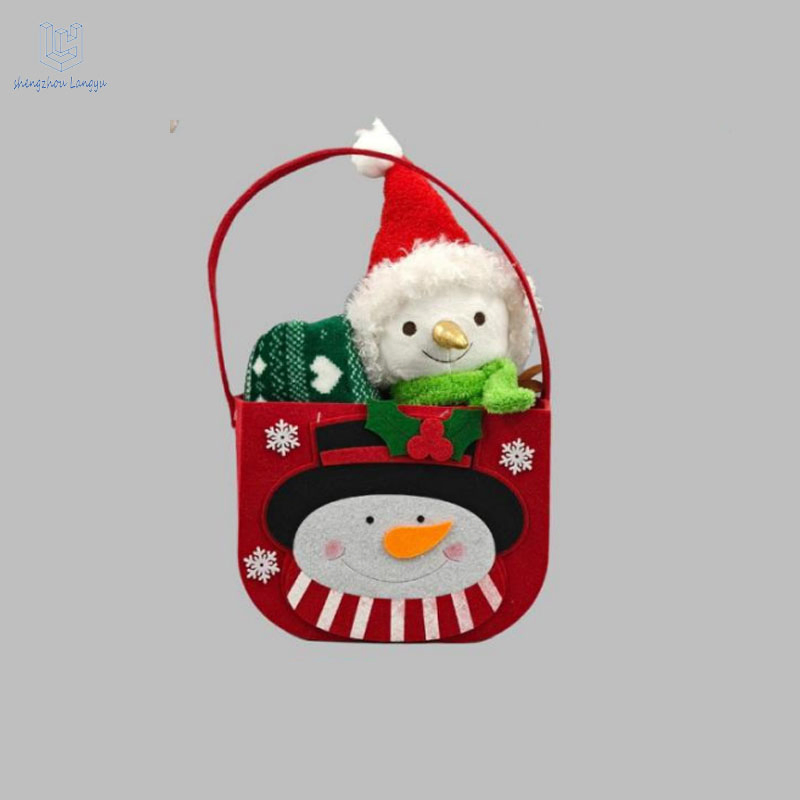 2026 Customizable Wholesale Toy Blanket Christmas Gift Basket: Penguin - Themed Bag with Snowflake Towel & Plush Tree