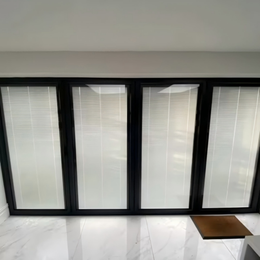 Customized Electric Roller Blinds Glass Partition Room Double Glazed Wall Motorized Roller Blinds
