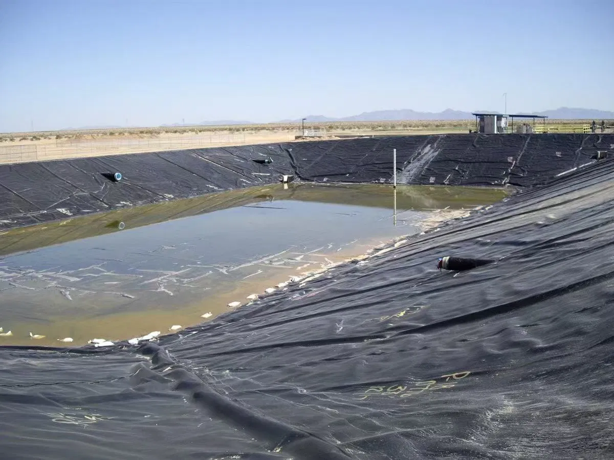 High-Quality UV-Resistant Geomembrane Rolls - 2 to 8 Meters