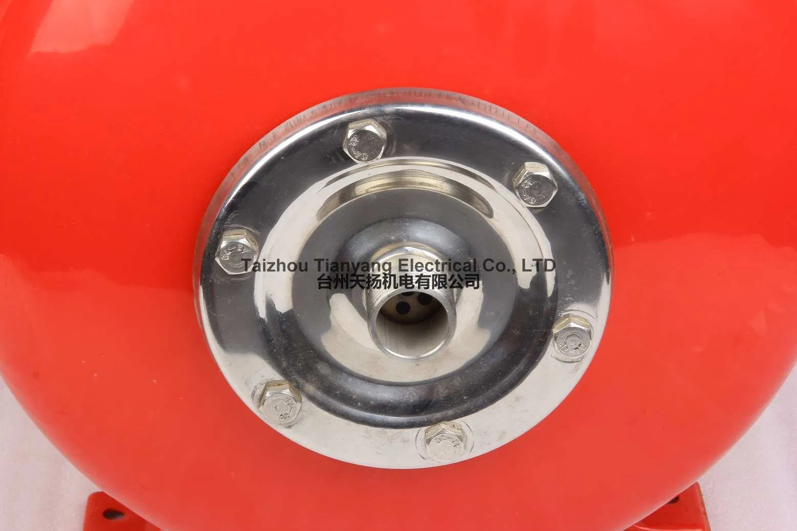 Расширительный бак для отопления 8 л горизонтальный