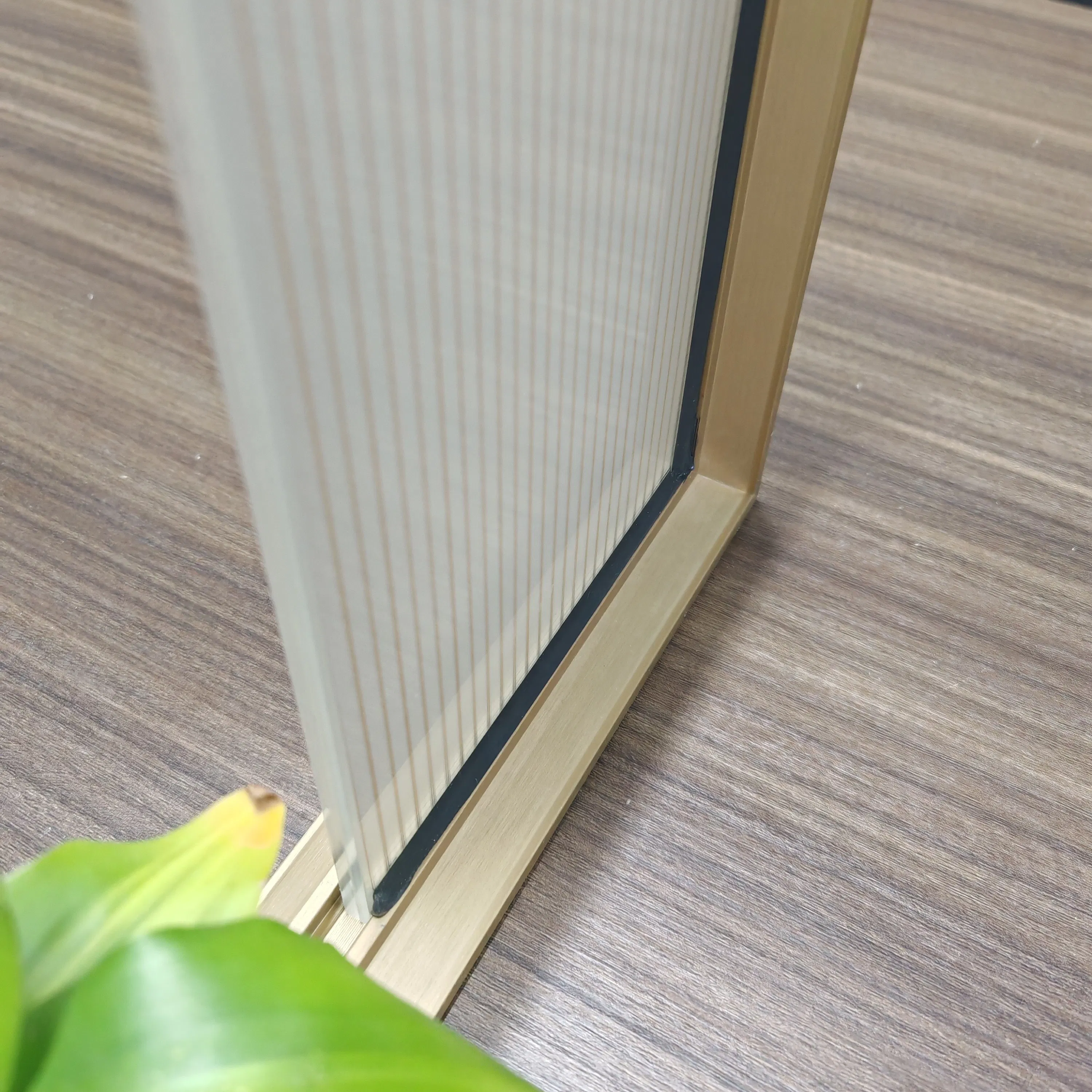 High-Quality Laminated Glass Design with Unique Fabric Patterns