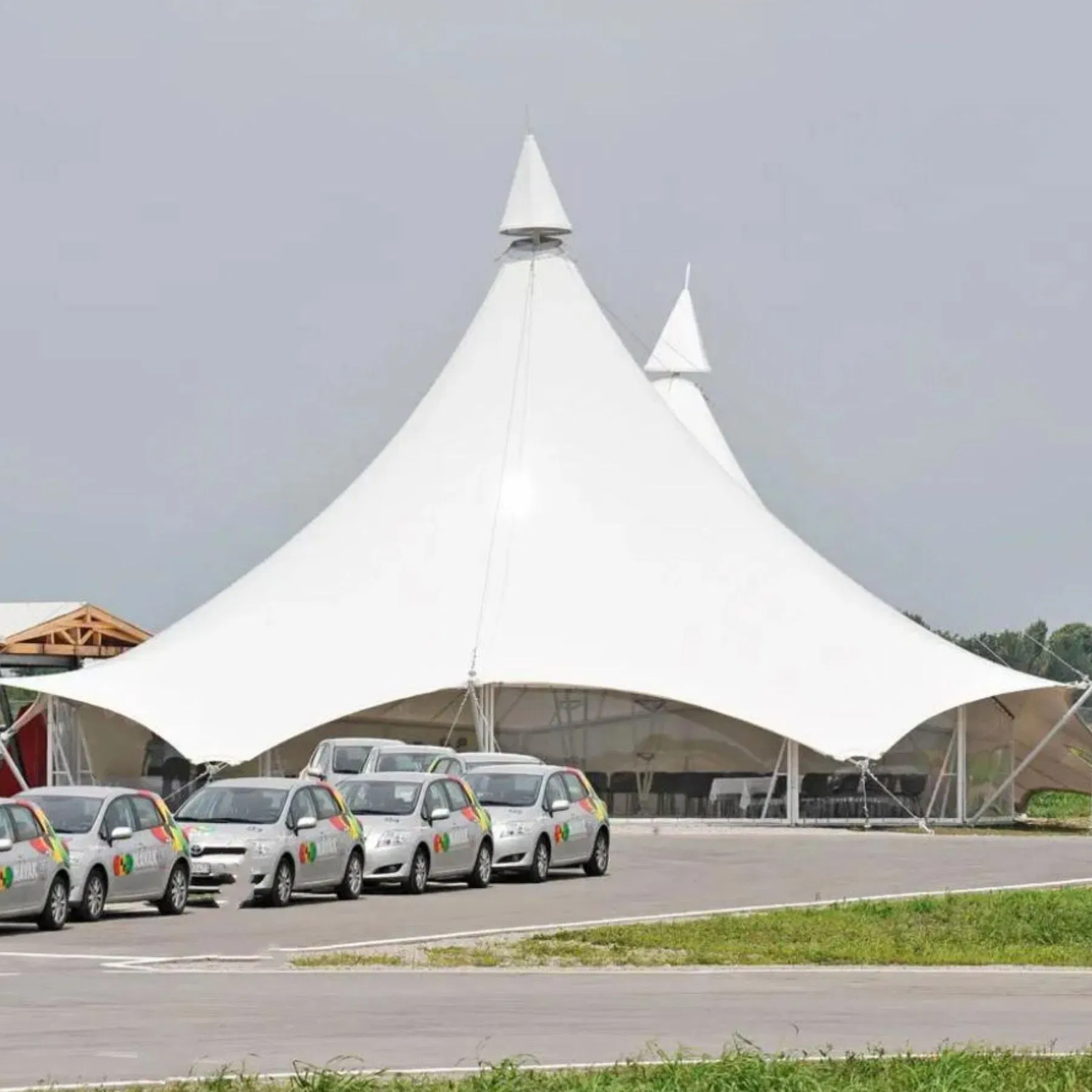 Self-Cleaning Quality PVDF Lacquer 1100dtex 30X30 PVC Coated Membrane Structure Fabric