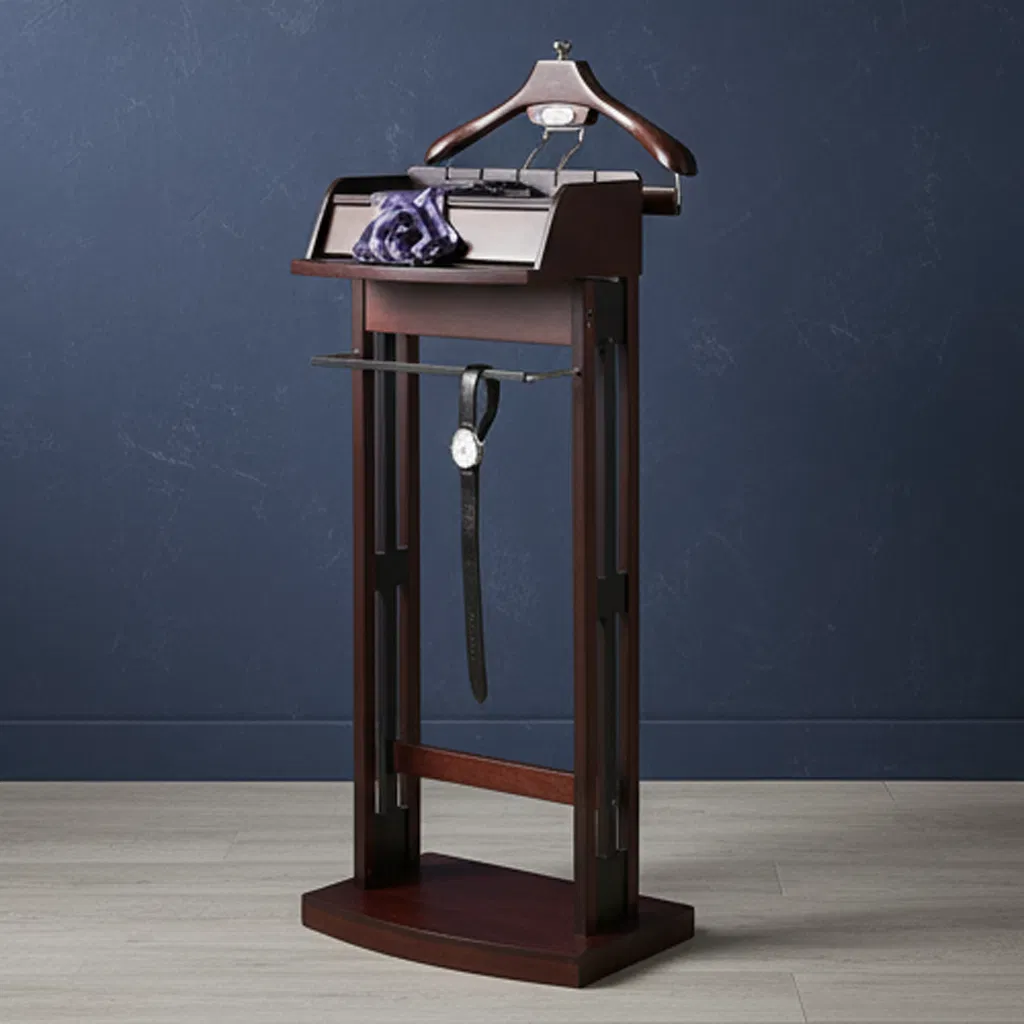 Деревянный органайзер для одежды с вешалкой и подносом