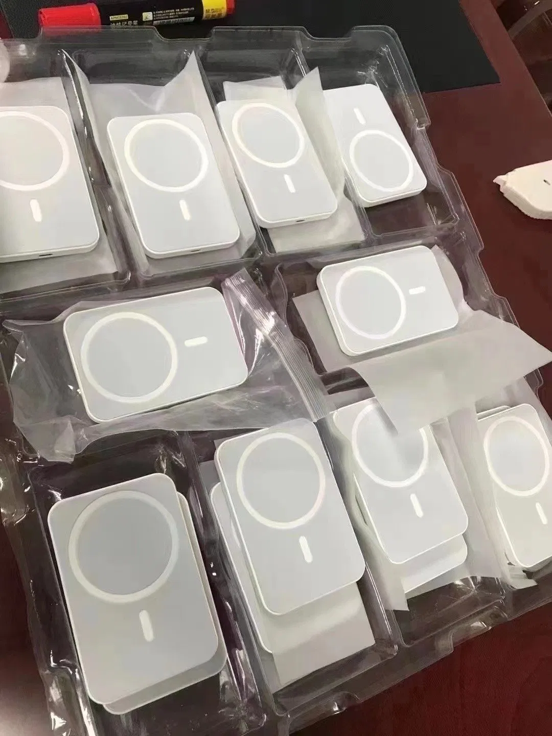 Магнитный пауэрбанк Magsafe 5000 мАч для iPhone 12-16