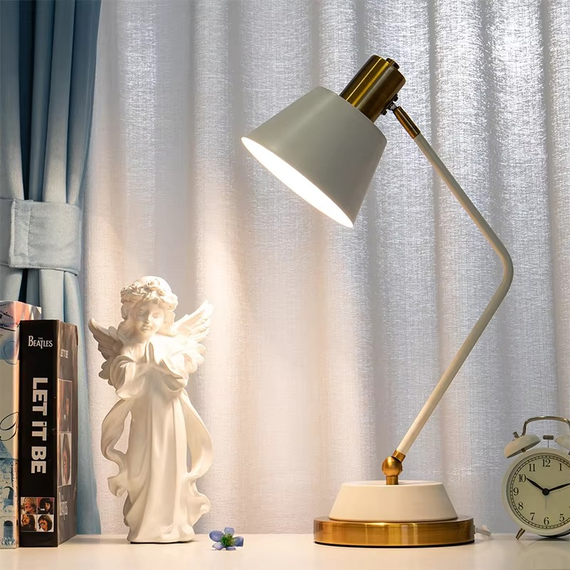 Luxury Nordic Table Lamps Home Decor Bedside Lamp Bedroom Designer Lamp with Touch Dimming for Elegant Atmosphere