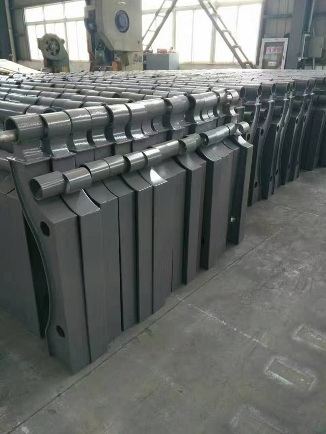 Steel Guardrails for Roadside Safety Color Size Customized Service 2-Year Warranty Bridge Guardrails