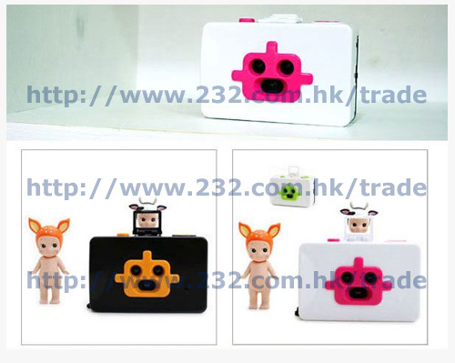 Плёночный фотоаппарат Lomo Designoops Robot с тремя объективами