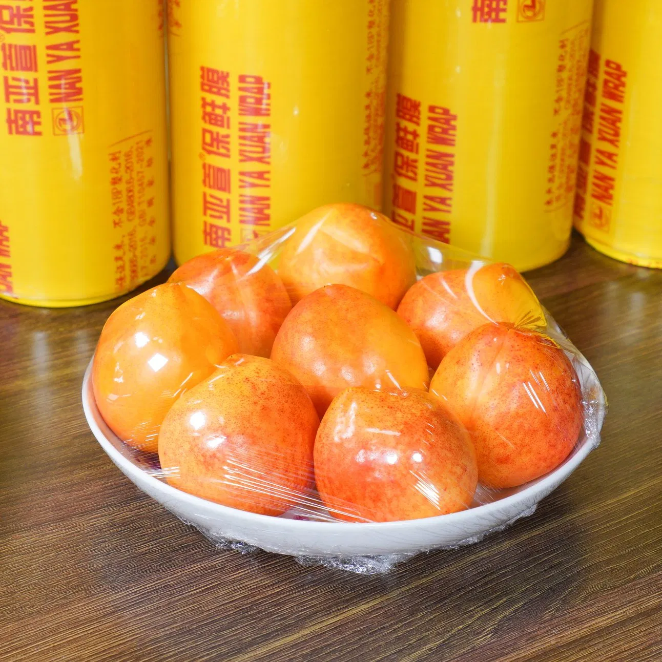 Custom Cling Film PVC Roll Food Grade Anti-Fog Fresh Keeping Packaging Wrap Roll Cling Film