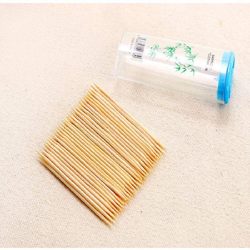Disposable Cocktail Fruit Toothpicks with Two Tips Are Neatly Wrapped in Paper