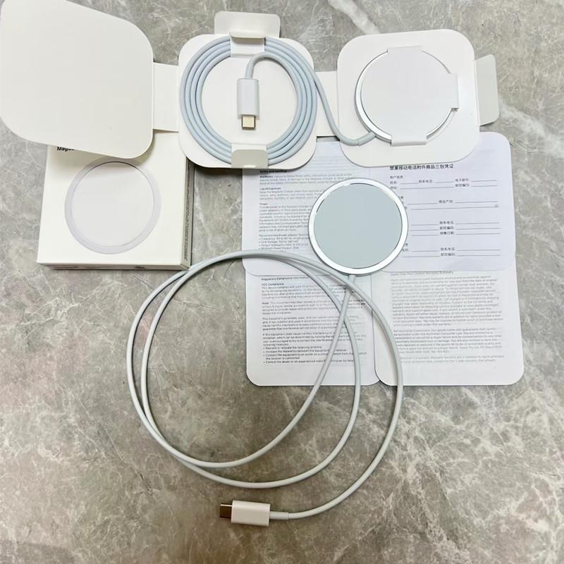 Магнитный пауэрбанк Magsafe для iPhone, 15W