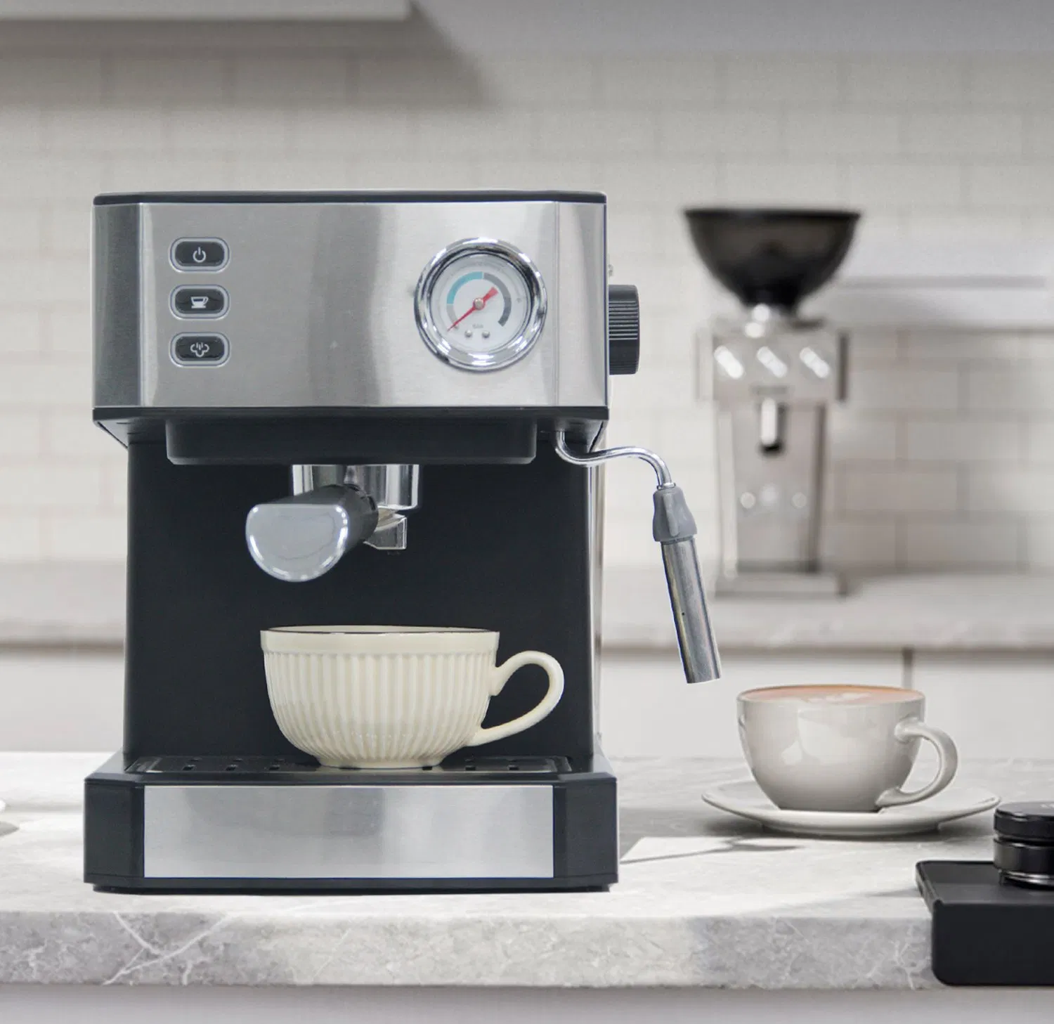 Professional Espresso Coffee Machine Electric Espresso Pod Products Cafe 1.6L Automatic Coffee Maker for Commercial Use