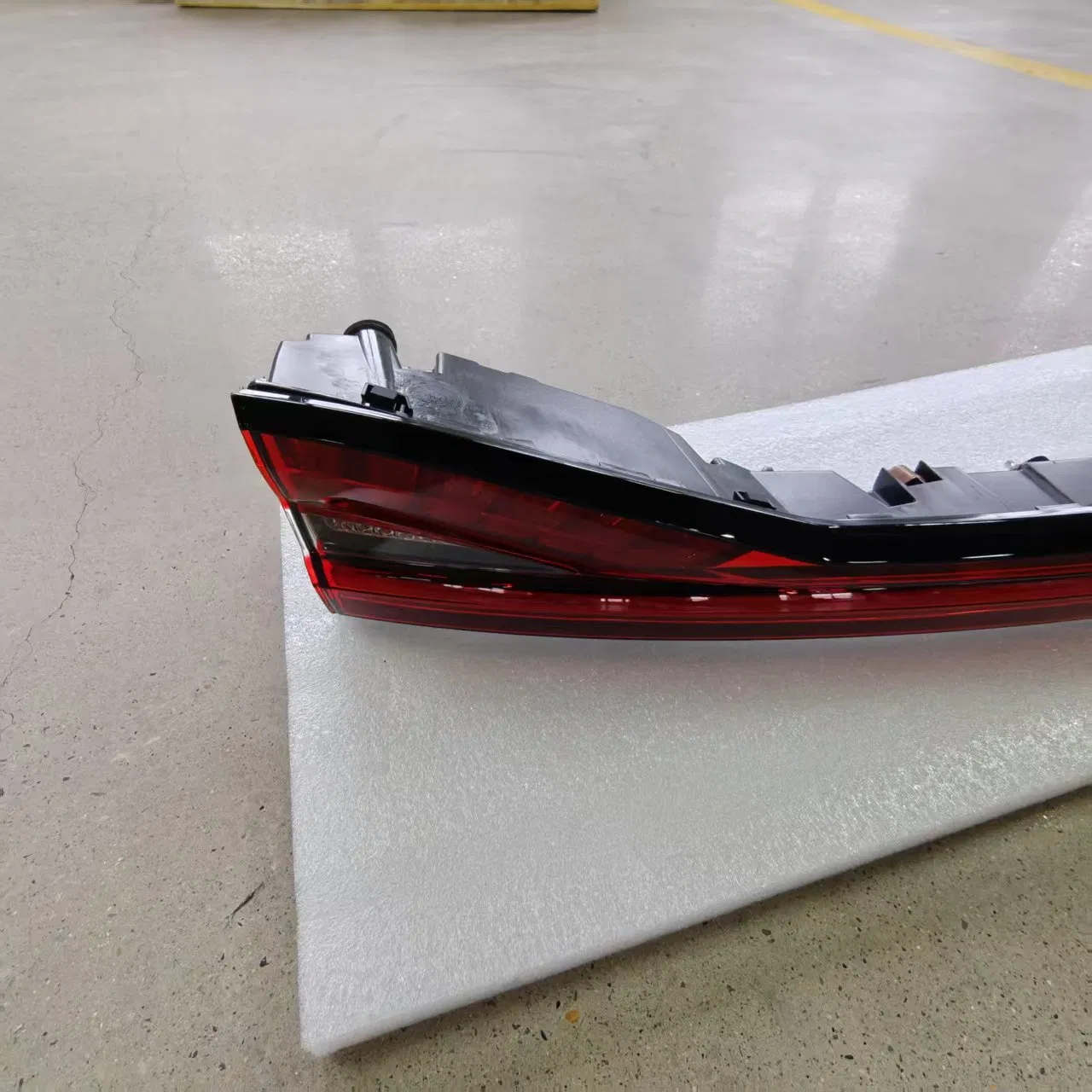 Оригинальная комбинация заднего фонаря для Haval Great Wall GWM 4133104XKN01A