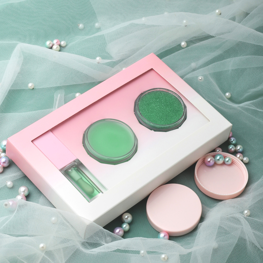New Cosmetics Vegan 3 in 1 Lip Balm and Scrub with Lip Oil Set Custom Logo Strawberry Lip Care Set