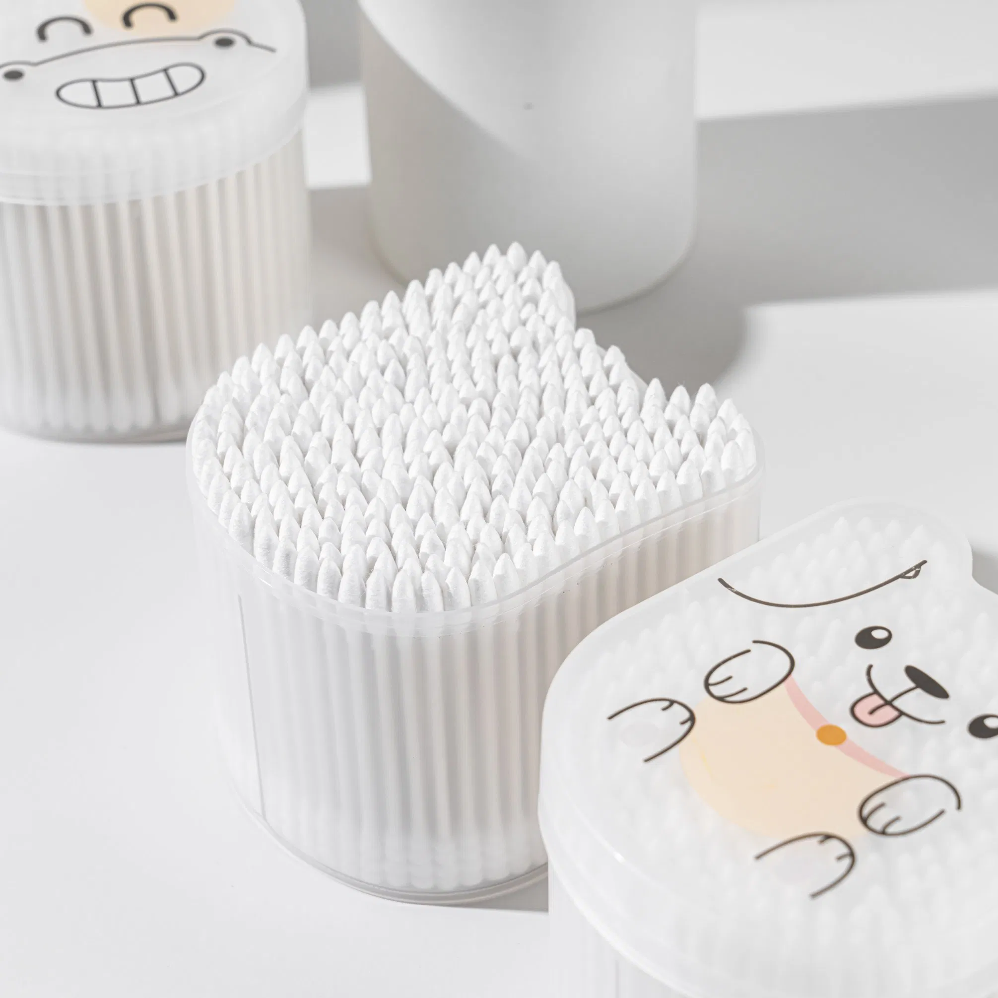 Cute and Convenient 300PCS Cotton Swabs with PP Box