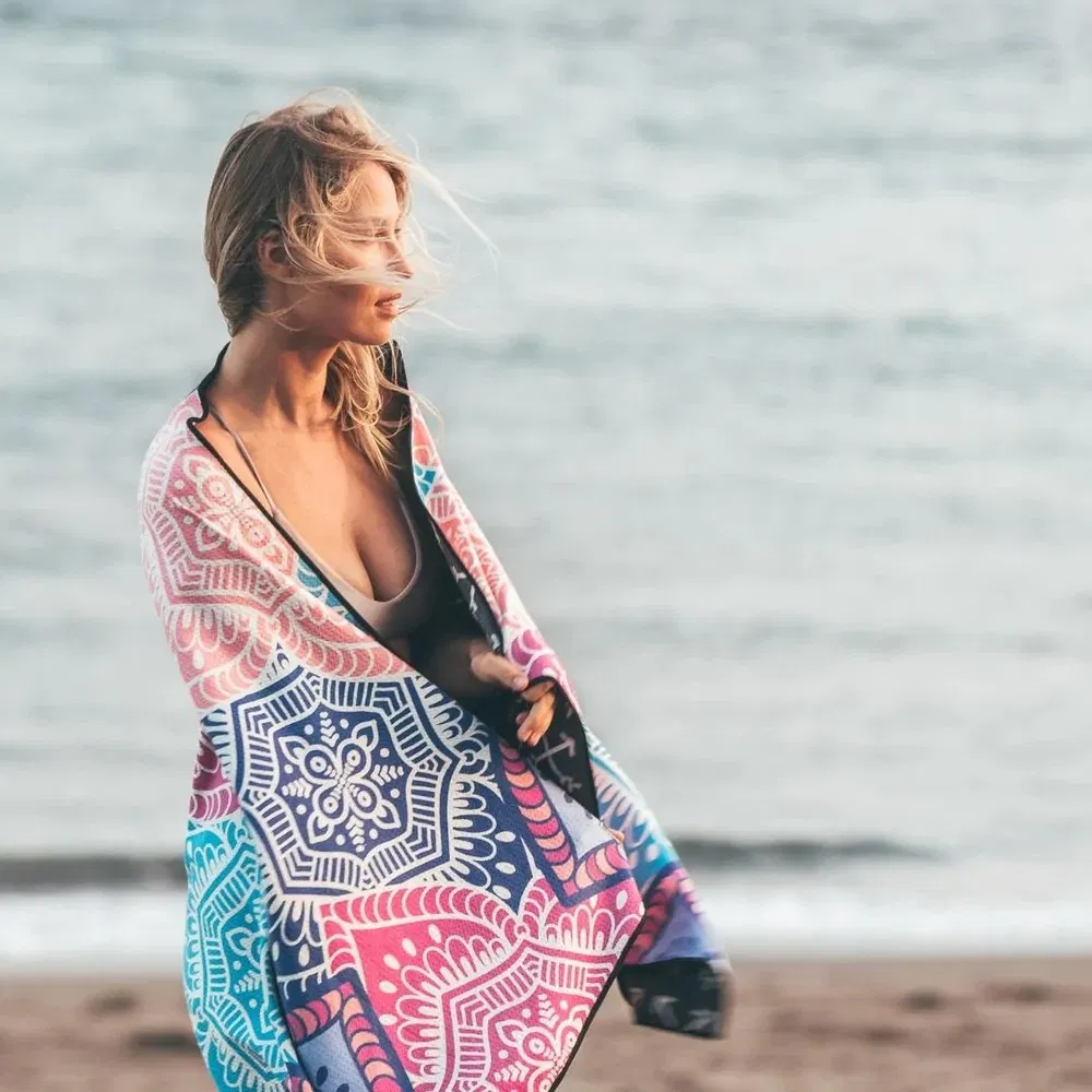 Customized Suede Microfiber Beach Towel for High Absorbency