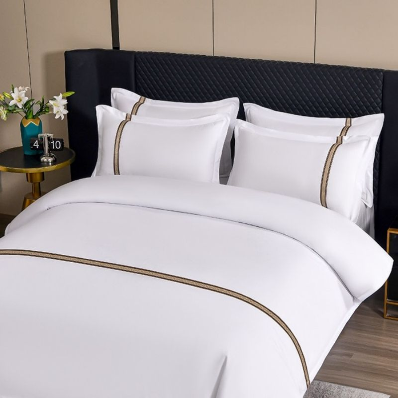 120g Encrypted Webbing Comforter Quilt Duvet Cover Skin-Friendly Bed Linen Customized Hotel Sanded Four-Piece Bedding Set with Bed Sheets Pillowcases for Hotel