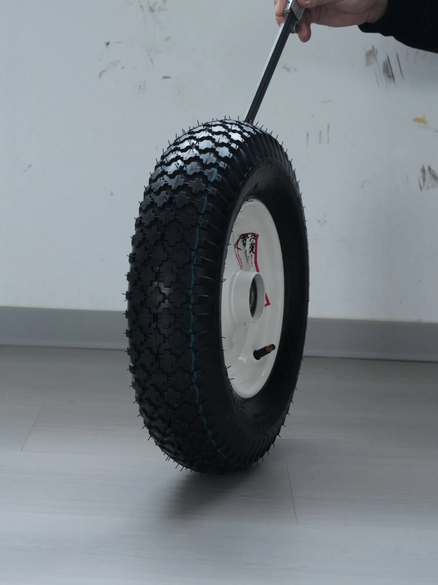 Heavy-Duty Pneumatic Wheels for Tool Carts & Material Handling