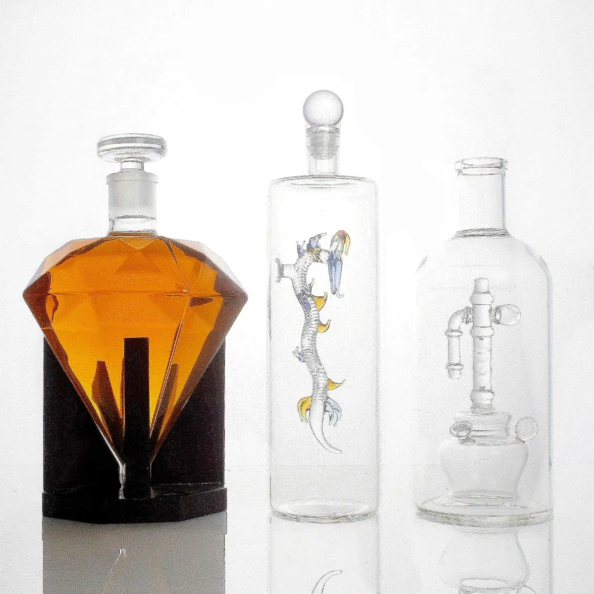 Amazon Diamond Shape Wine Bottle Glass Wine Decanter Craft Modeling Bottle with Wooden Base Stand