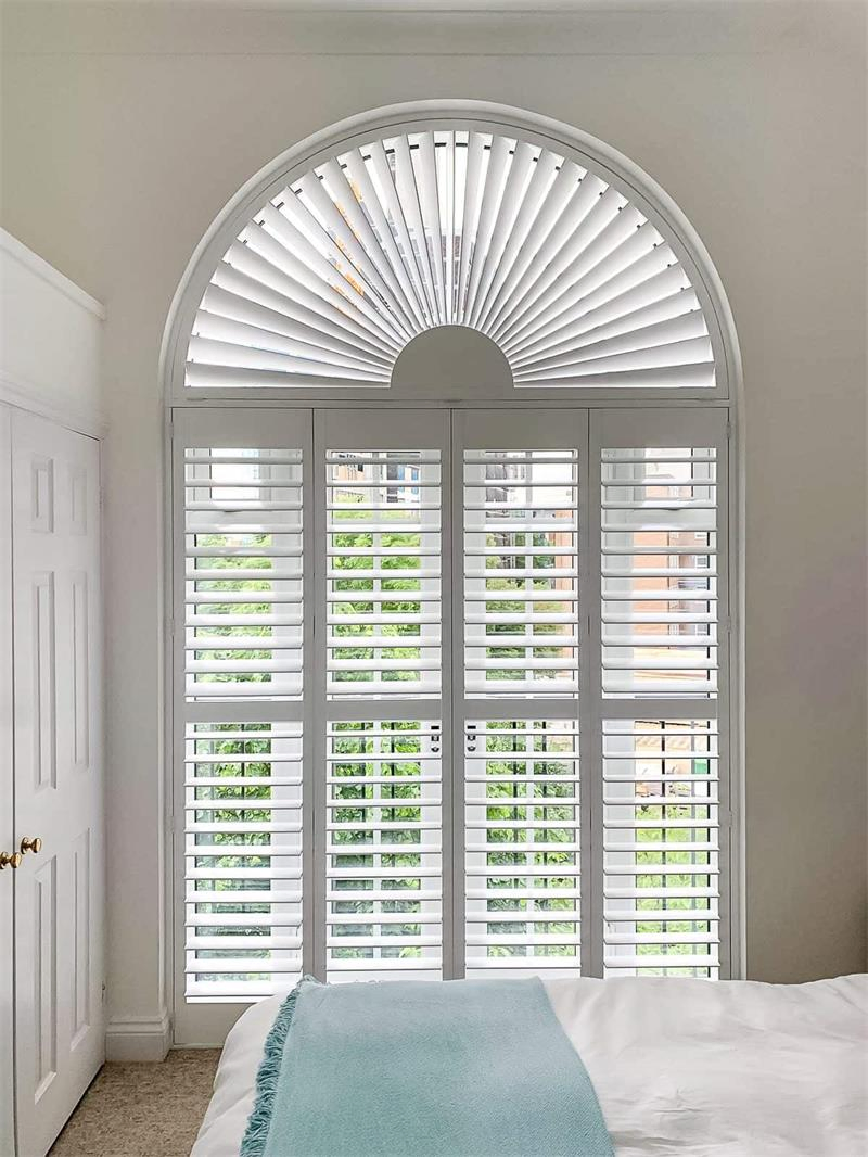 Factory Price Plantation Shutters Jaslousie Louver Windows Shutter Simple Style Wooden and PVC Shutters