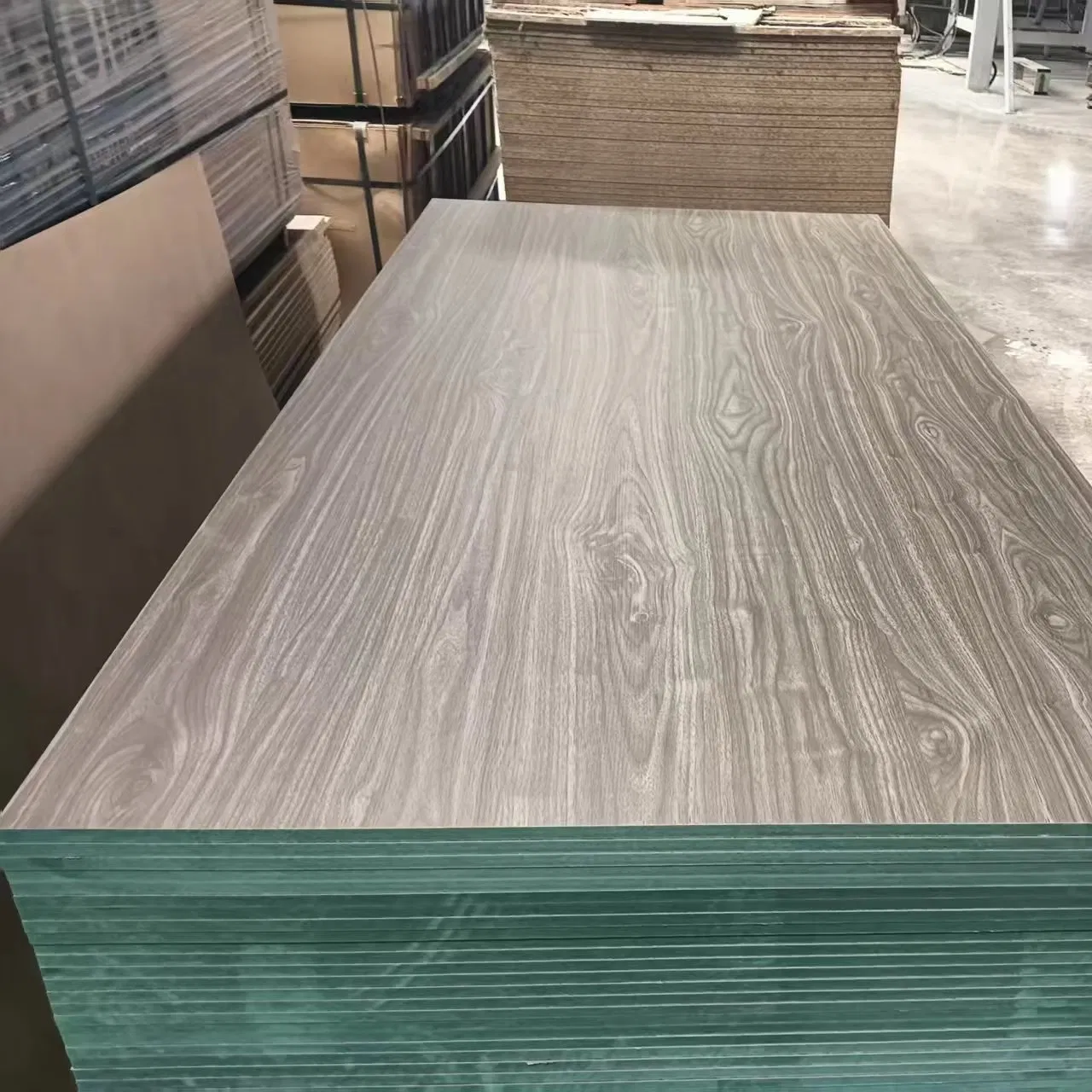 High Quality 2025 Green Waterproof MDF Board/Melamine Hmr MDF/Moisture-Proof MDF/Waterproof HDF/ Melamine Waterproof MDF Board for Cabinet
