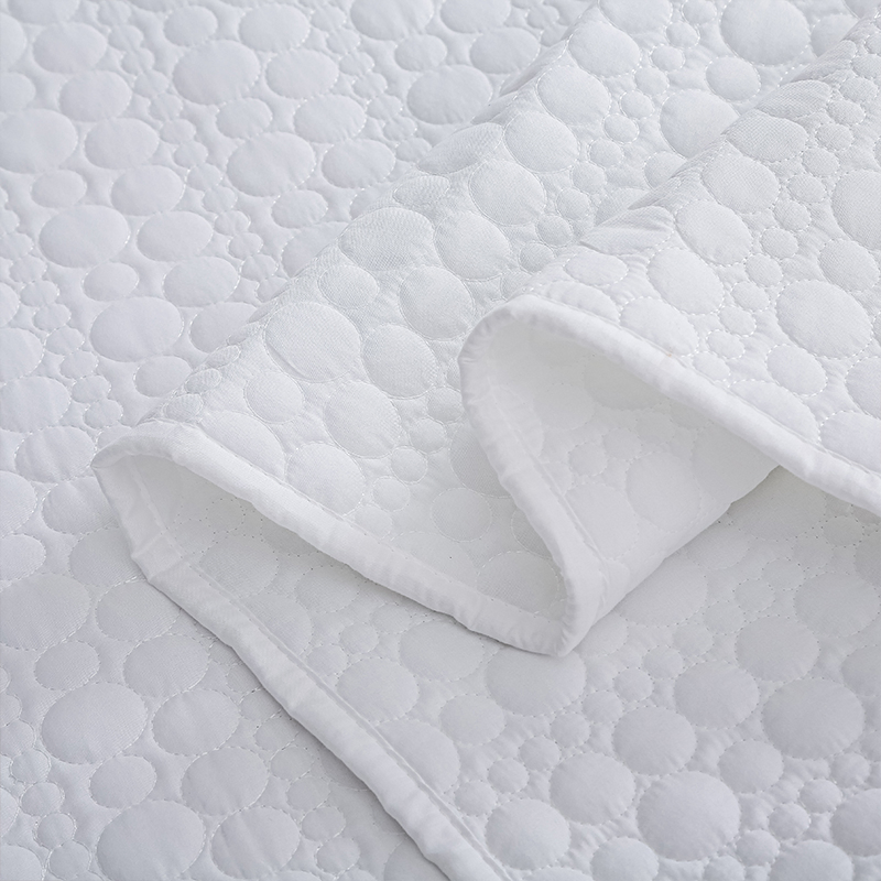 Home Textile High Quality Bedroom Bedding Solid Color King Size Quilted Bedspread with Pillow Wholesaler