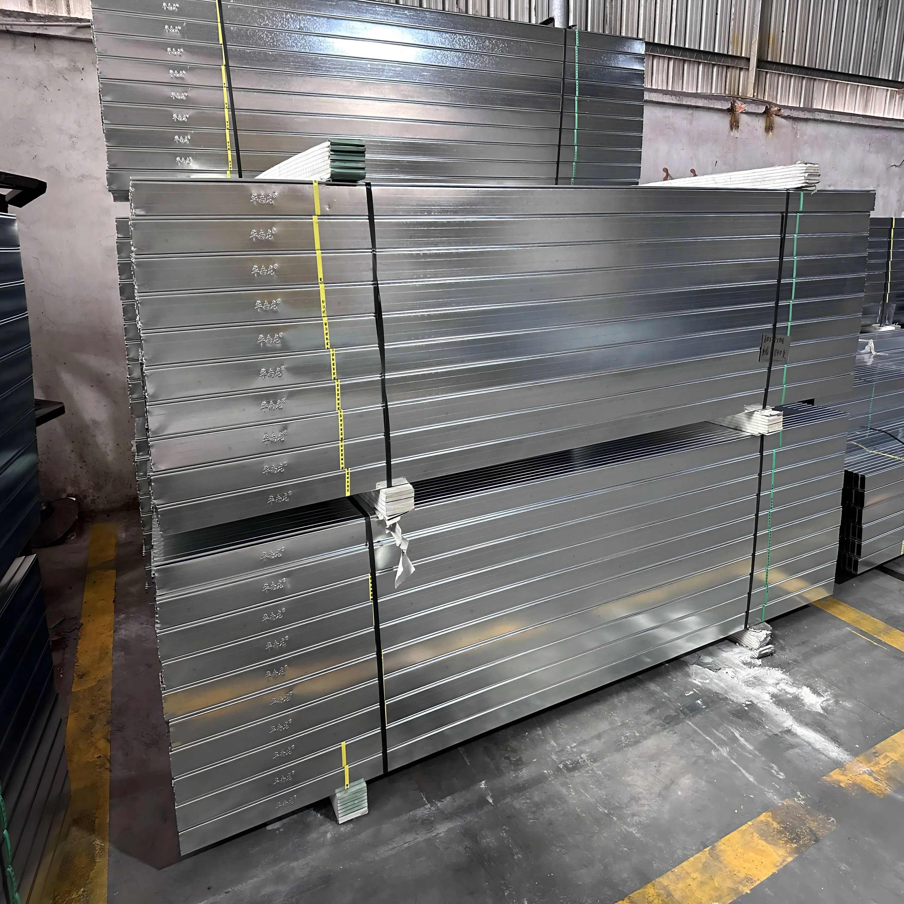Versatile Cross Runner, Channel for Steel Profile and Furring Channel