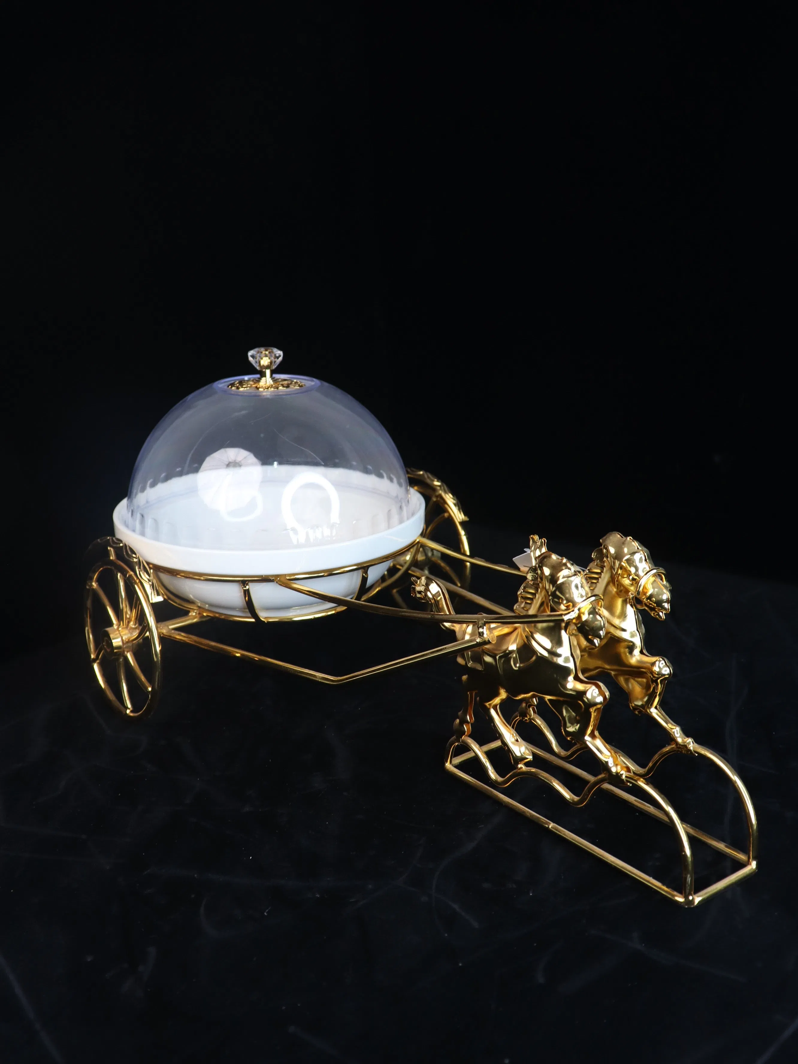 High End Gold-Plated Iron Carriage with Ceramic Fruit Tray