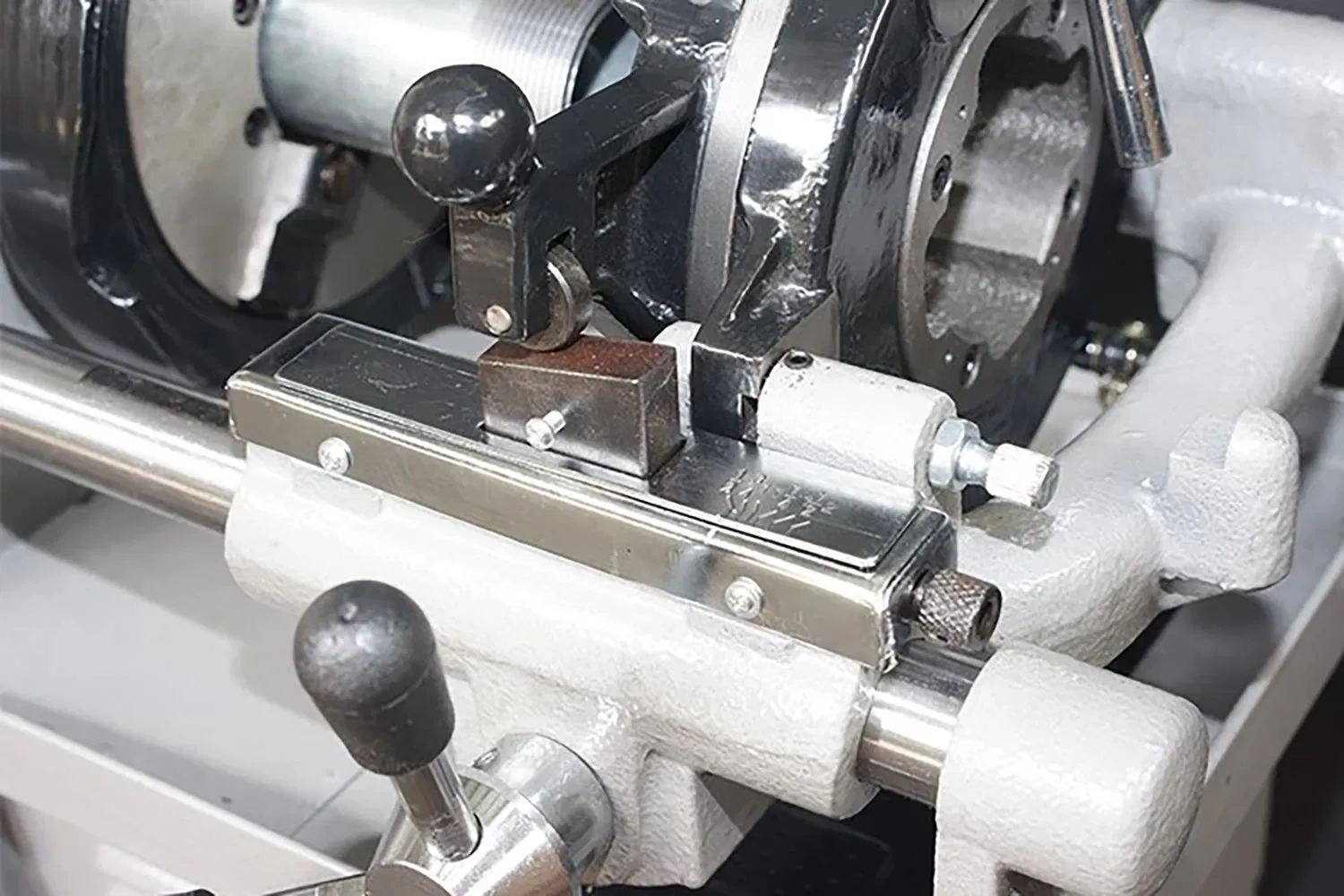 High Efficient 4 Inch Pipe Threading Machine with 1100W Motor